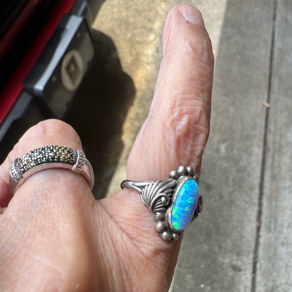 Blue opal ring 7-8 - Picture 2 of 6